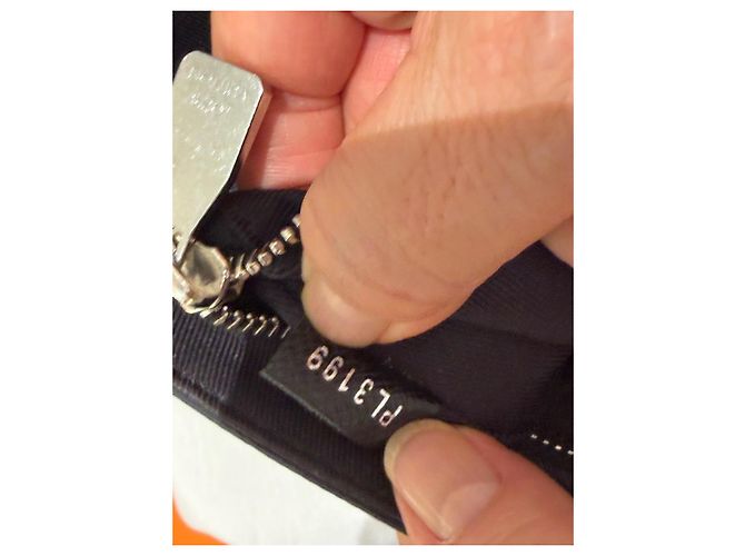 Louis Vuitton District Borsa a Tracolla Pelle Nera Nero - vista 13