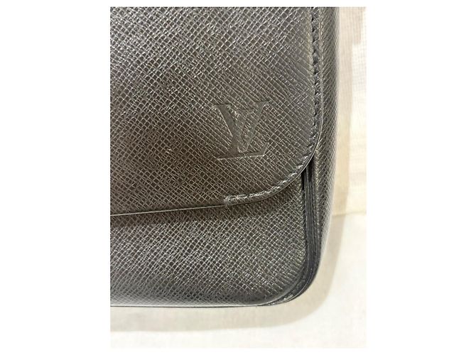Louis Vuitton District Borsa a Tracolla Pelle Nera Nero - vista 2
