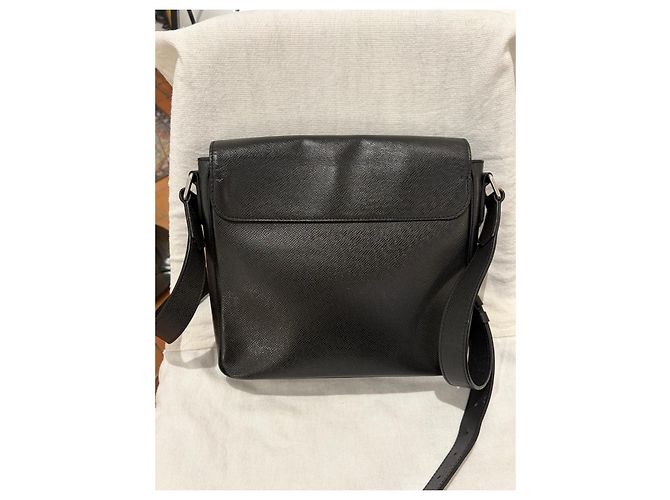 Louis Vuitton District Borsa a Tracolla Pelle Nera Nero - vista 4