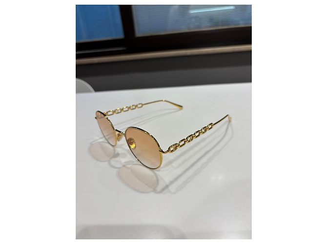 Louis Vuitton Chain Link Oval Sunglasses Golden - view 12