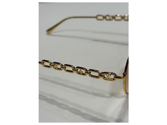 Louis Vuitton Chain Link Oval Sunglasses Golden - view 9