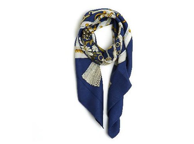 Hermès Carré 90 Seta Aux Champs Blu Navy Bianco D'oro - vista 4