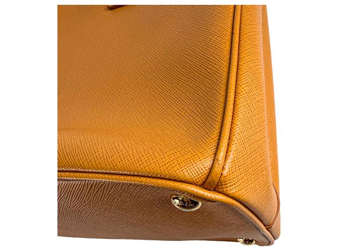Prada Borsa Tote Galleria Large in pelle Saffiano Lux Mustard Senape - vista 12