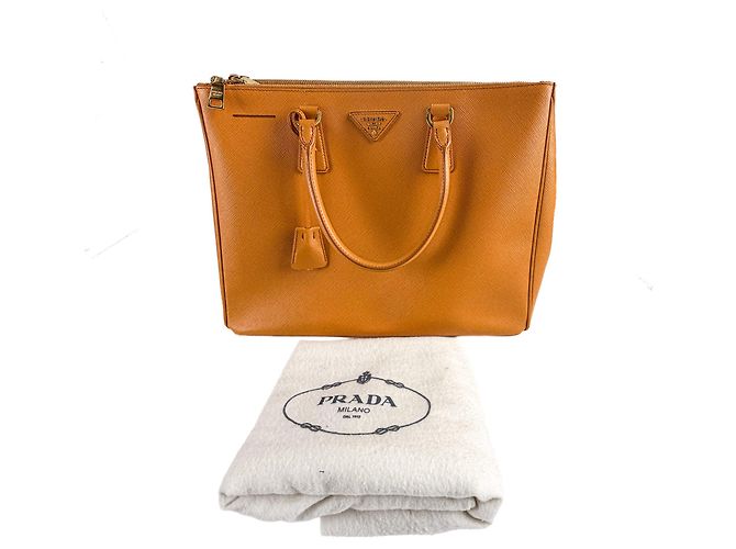 Prada Borsa Tote Galleria Large in pelle Saffiano Lux Mustard Senape - vista 16