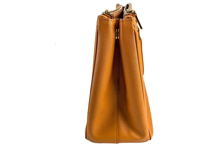 Prada Borsa Tote Galleria Large in pelle Saffiano Lux Mustard Senape - vista 6