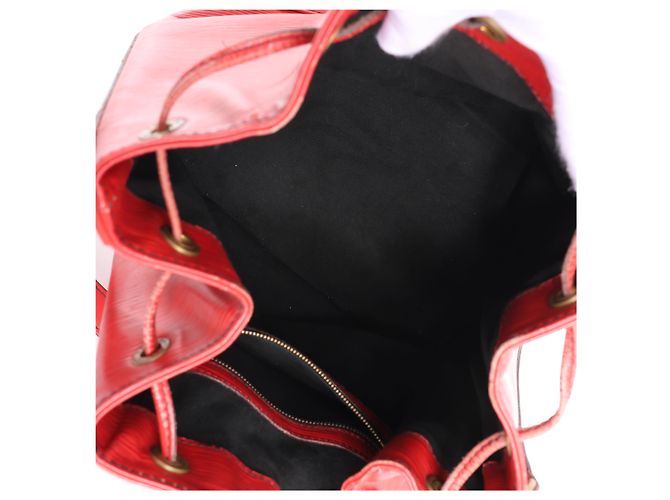 Borsa a tracolla Louis Vuitton Noe in pelle Epi rossa M44007 Rosso - vista 12