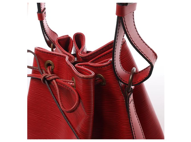 Borsa a tracolla Louis Vuitton Noe in pelle Epi rossa M44007 Rosso - vista 5