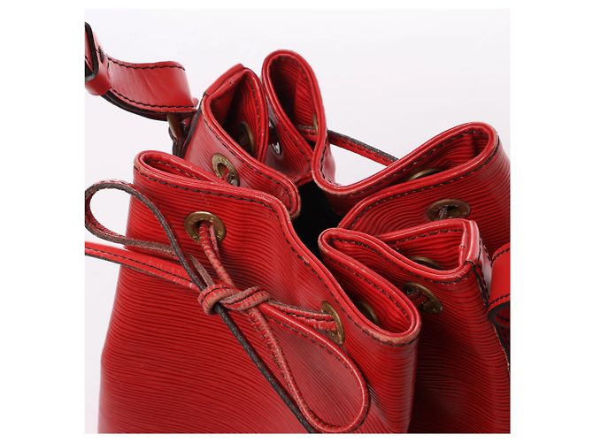 Borsa a tracolla Louis Vuitton Noe in pelle Epi rossa M44007 Rosso - vista 6