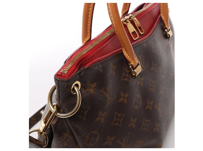 Borsa a mano 2Way Louis Vuitton Pallas Monogram Canvas in Brown x Red M41175 Rosso - vista 4