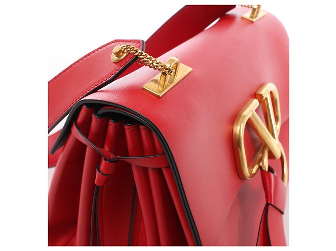 Borsa a tracolla in pelle Valentino Garavani VRing in rosso - vista 5