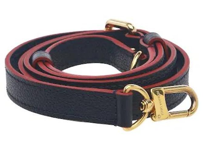 Louis Vuitton Uma mala estilo messenger feita do elegante material de couro Monogram Empreinte, ostentando um padrão em relevo subtil e uma durabilidade excecional. O fecho clássico S-lock adiciona um toque sofisticado, e Preto - vista 10