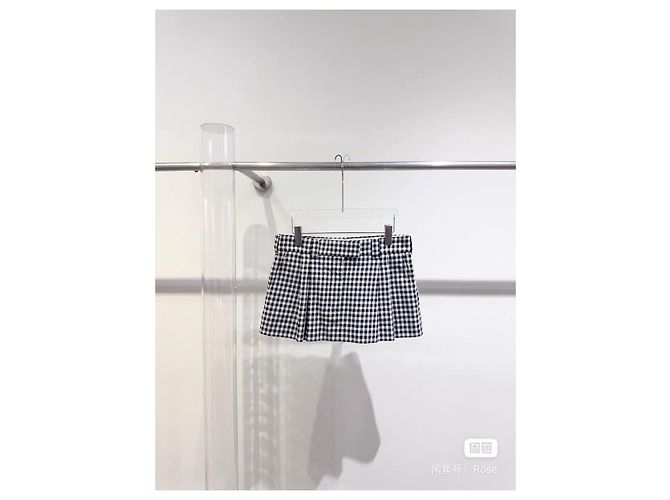 Miu Miu Rock aus schwarzer Wolle mit verstellbarem Gürtel Größe 40 Mehrfarben - Ansicht 6