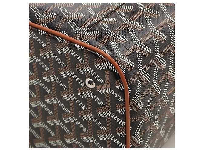 Realizzato nel materiale canvas Goyardine firmato Goyard, questo modello è leggero, altamente resistente e immune a graffi e macchie. Una silhouette vanity tridimensionale si armonizza con il lusso - vista 8