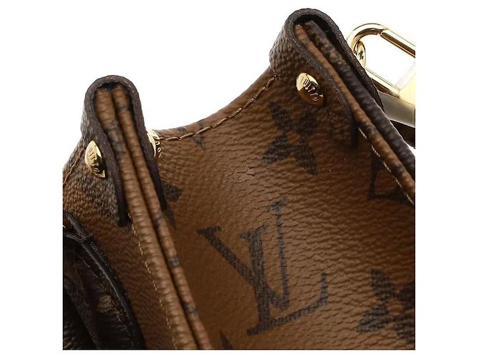 Louis Vuitton Una tote bag in cui l'iconica tela Monogram e Monogram Reverse raggiungono un'armonia sensuale. Il materiale in tela leggero e altamente resistente si combina con una silhouette angolare per un tocco sofisticato, e Marrone - vista 4