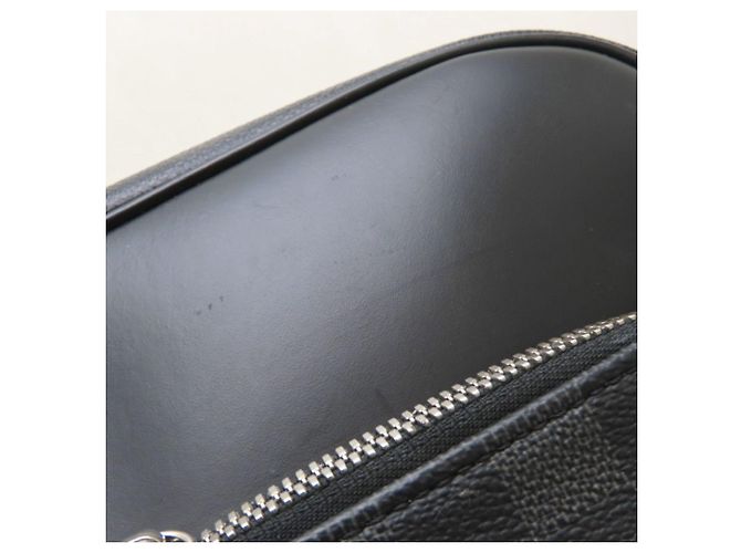 Sac à épaule Louis Vuitton Damier Graphite Dayton PM Marron Noir Damier ebène - vue 11
