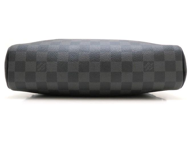 Sac à épaule Louis Vuitton Damier Graphite Dayton PM Marron Noir Damier ebène - vue 4