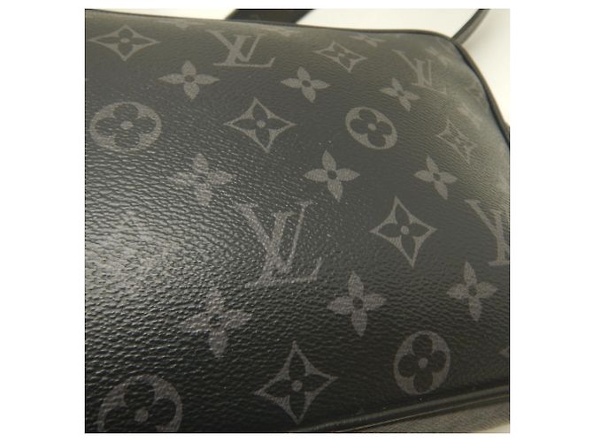 Louis Vuitton Taigarama Outdoor Messenger PM Nero - vista 11