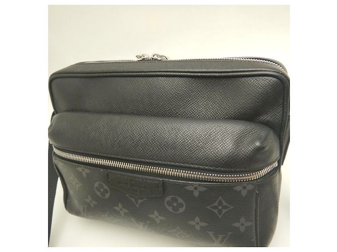 Louis Vuitton Taigarama Outdoor Messenger PM Nero - vista 8