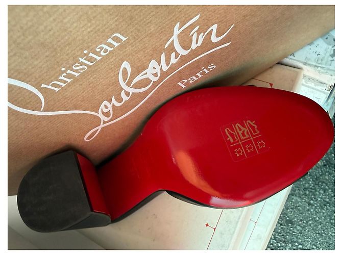 Christian Louboutin Sandali Mules in Pelle Nera Nero - vista 4