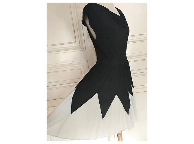 Alain Manoukian Manoukian Drapiertes Preppy Abendkleid Schwarz Weiß - Ansicht 12