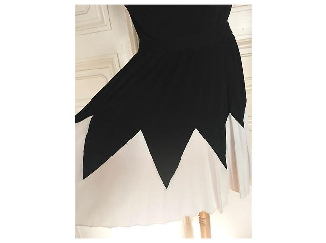 Alain Manoukian Manoukian Drapiertes Preppy Abendkleid Schwarz Weiß - Ansicht 9