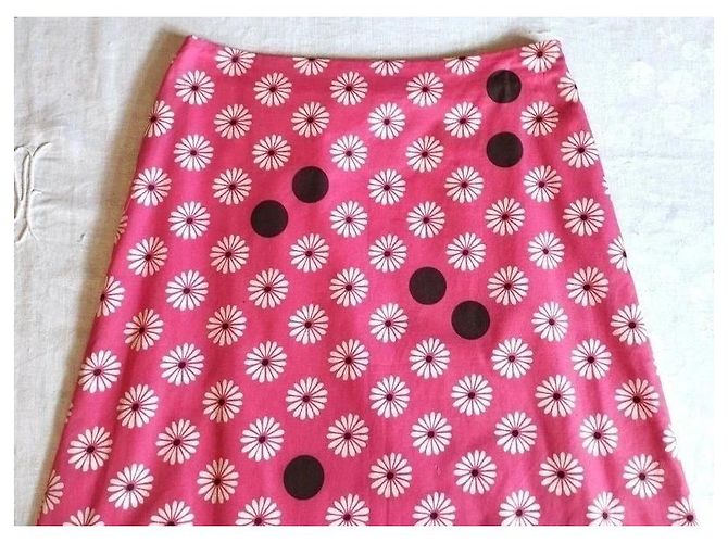 Johnnie Boden Boden Saia Midi Rosa de Flores e Bolinhas Marrom Branco - vista 2