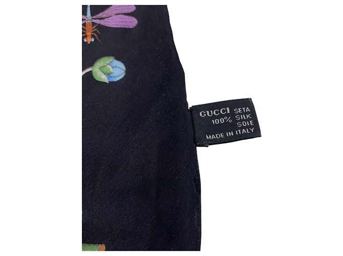 Gucci Foulard in seta nera con stampa floreale vintage e scollo lozange Multicolore - vista 3