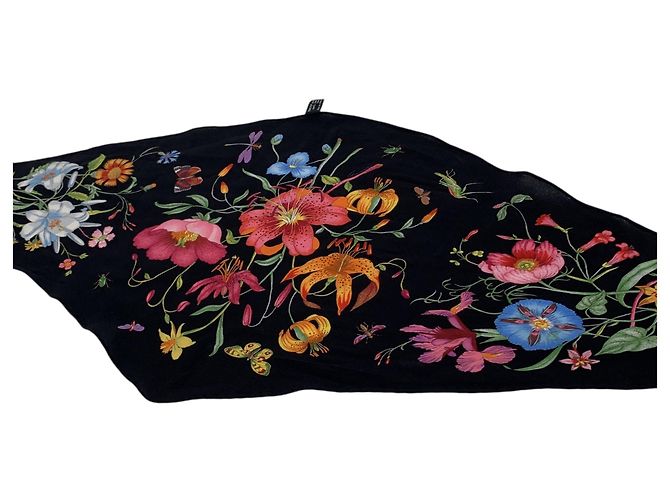 Gucci Foulard in seta nera con stampa floreale vintage e scollo lozange Multicolore - vista 5
