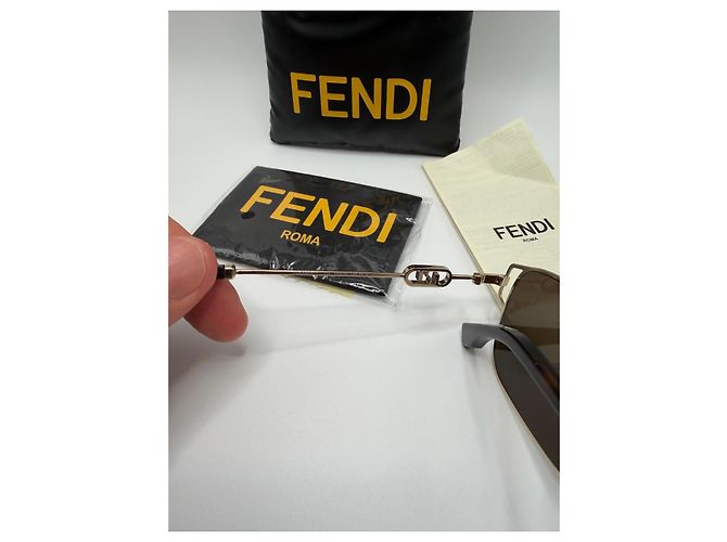 Fendi Sonnenbrille aus goldfarbenem Metall Golden - Ansicht 5