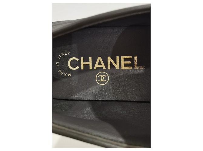 Mocassini Chanel in pelle grigia con catena oro D'oro Grigio - vista 9