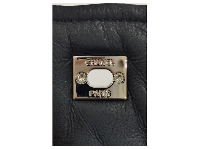 Chanel Metallic-Leder Stiefeletten mit CC-Logo Schwarz Metallisch - Ansicht 9
