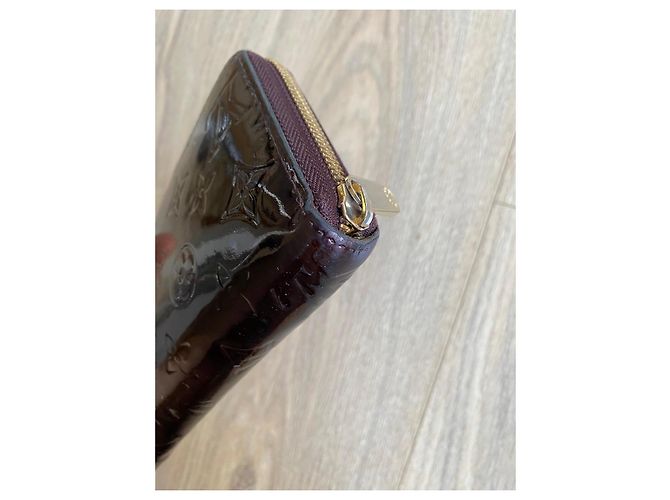 Louis Vuitton Portafoglio Zippy Monogram Vernis Bordò - vista 7