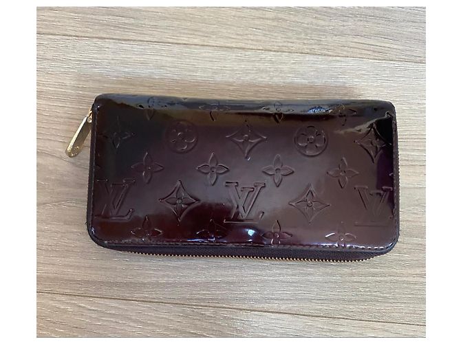Louis Vuitton Portafoglio Zippy Monogram Vernis Bordò - vista 9