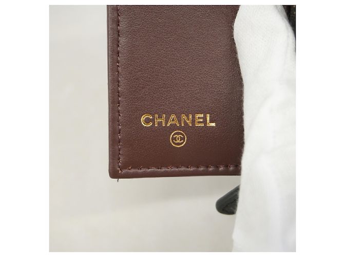 Cartera tri-fold Chanel Matelassé Negro - vista 4
