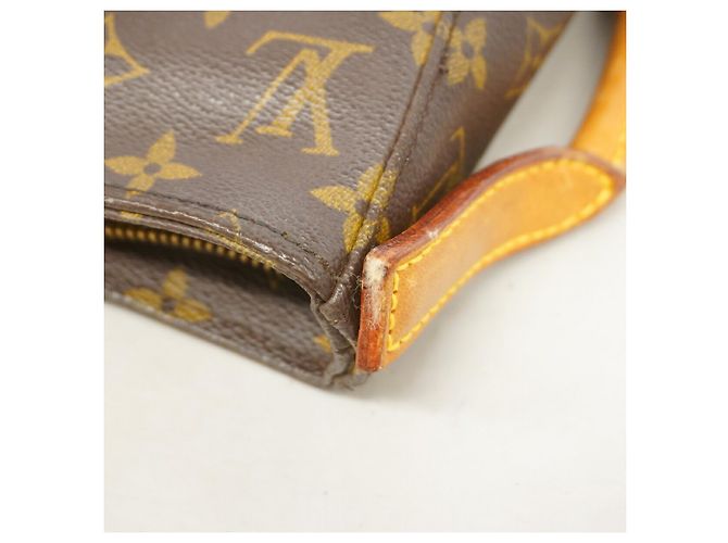 Bolsa de Ombro Louis Vuitton Monogram Looping GM Marrom - vista 7