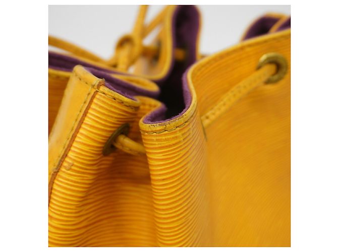 Borsa a tracolla Louis Vuitton Epi Noe Giallo - vista 10