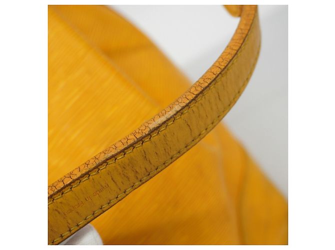 Borsa a tracolla Louis Vuitton Epi Noe Giallo - vista 12