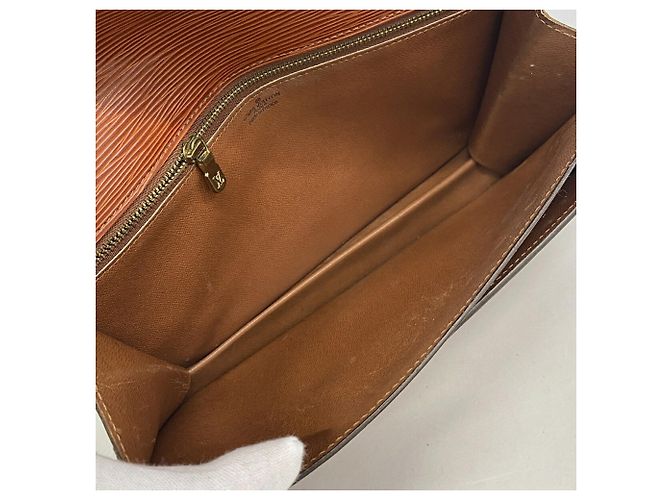 Louis Vuitton Epi Pochette Sellier Dragonne Clutch Bag Marrone - vista 4