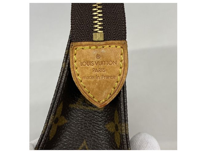 Louis Vuitton Monogram Pochette Toilette 15 Castaño - vista 5