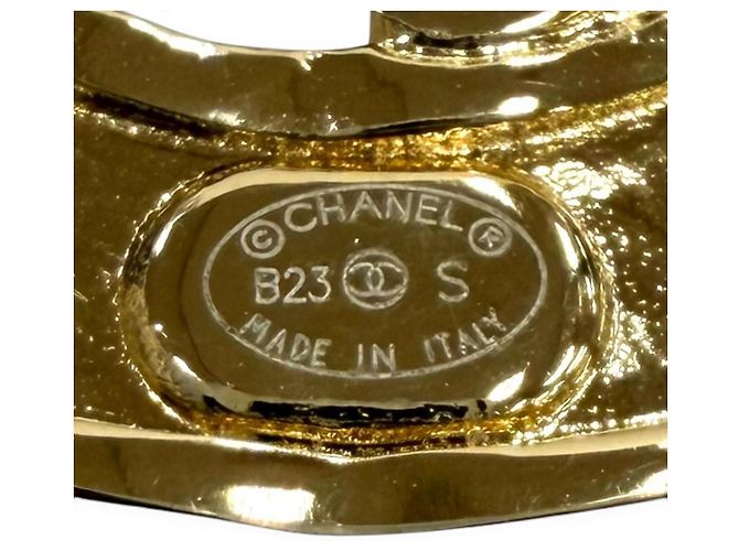 Orecchini Chanel B23S Coco Mark 5 Motif Nero D'oro - vista 7