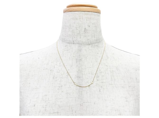 Autre Marque Collana con pendente T Smile Small in oro giallo 18K Tiffany & Co. D'oro - vista 2