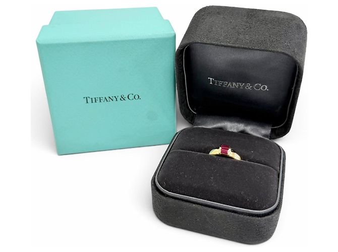 Autre Marque Anello Tiffany Vintage Stacking in Rubino D'oro - vista 2