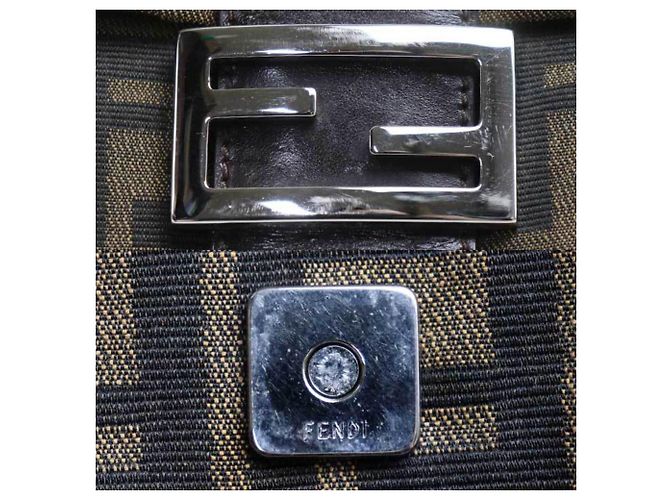 FENDI Zucca Baguette Schultertasche Braun - Ansicht 9