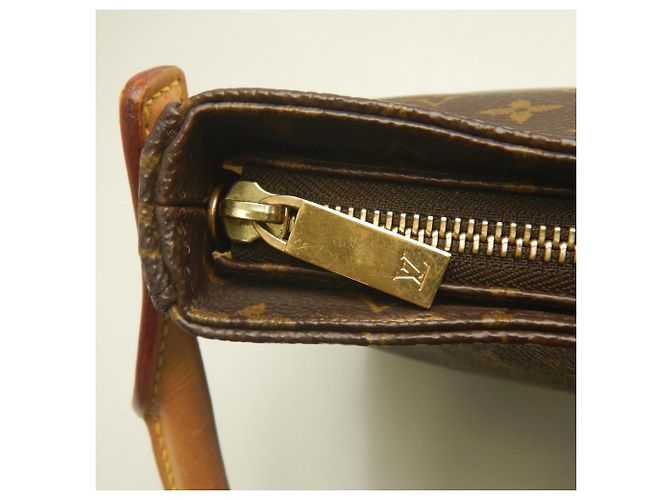 Bolsa de Ombro Louis Vuitton Monogram Looping MM Marrom - vista 11