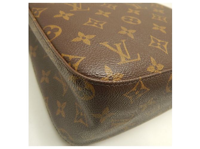 Bolsa de Ombro Louis Vuitton Monogram Looping MM Marrom - vista 13