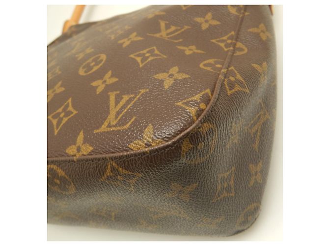 Bolsa de Ombro Louis Vuitton Monogram Looping MM Marrom - vista 14