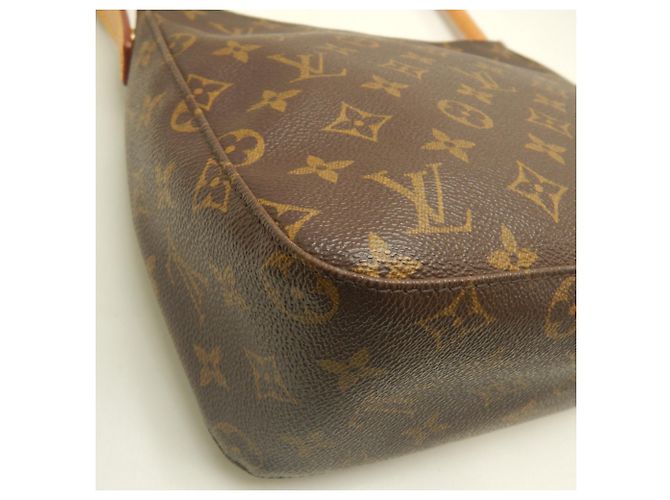 Bolsa de Ombro Louis Vuitton Monogram Looping MM Marrom - vista 15