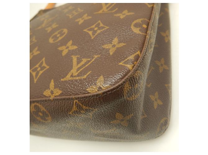 Bolsa de Ombro Louis Vuitton Monogram Looping MM Marrom - vista 16