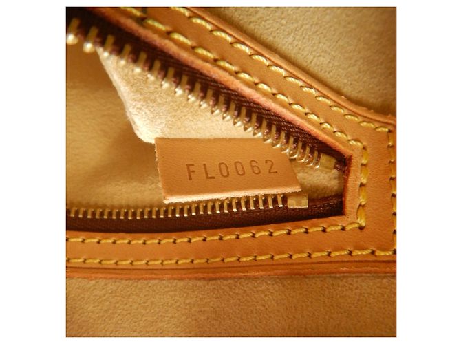 Bolsa de Ombro Louis Vuitton Monogram Looping MM Marrom - vista 25