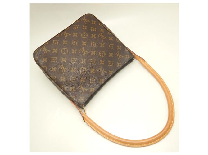 Bolsa de Ombro Louis Vuitton Monogram Looping MM Marrom - vista 3